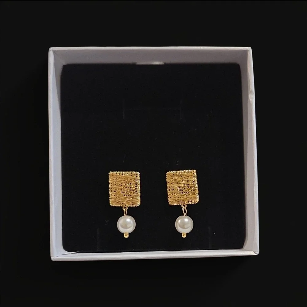Accent Gold Textured Square Dangle‎ Drop Earrings Freshwater Pearl Jewelry